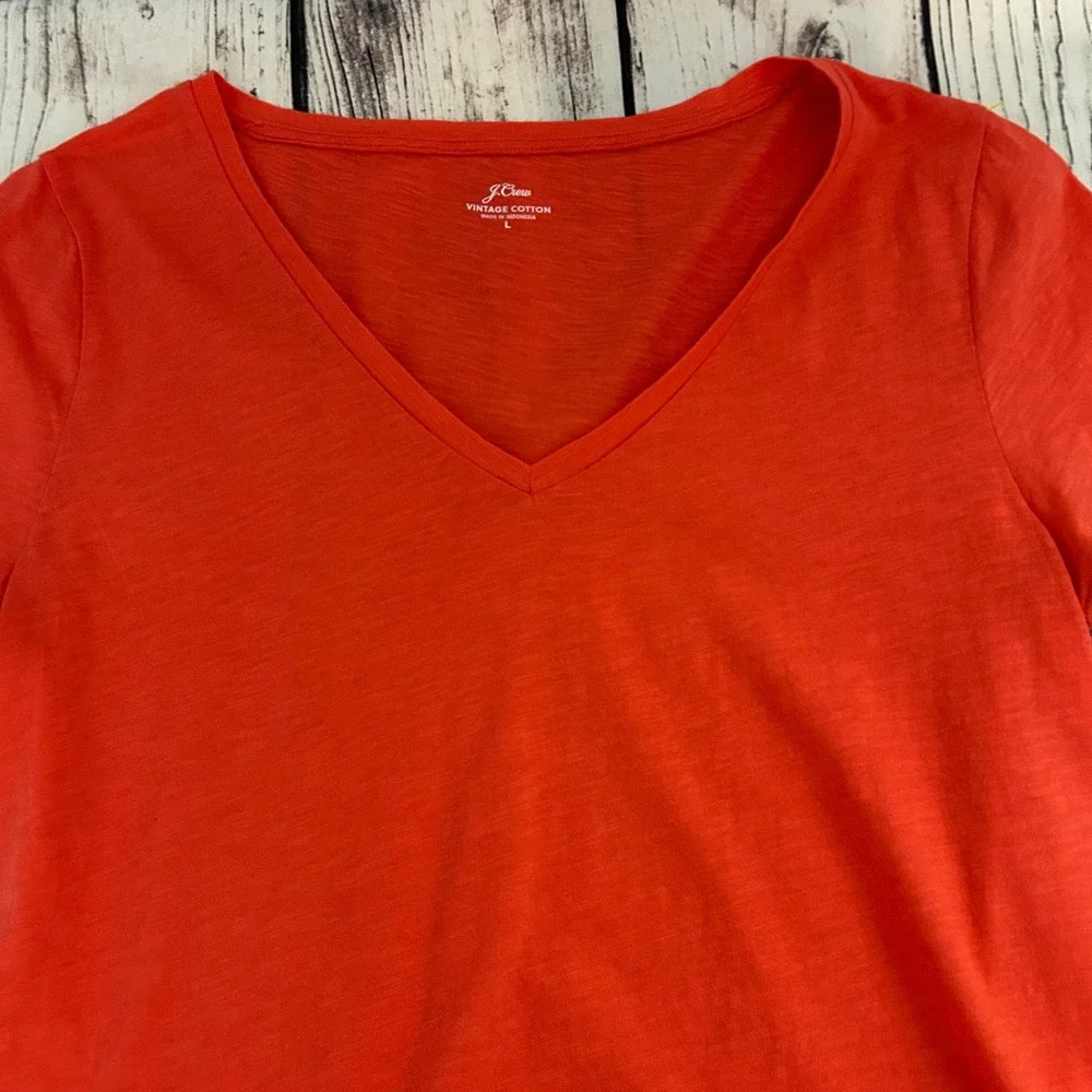 J.Crew Vintage Cotton V-Neck T-Shirt Womens Large Orange Red Short Sleeve Tee - Picture 3 of 6